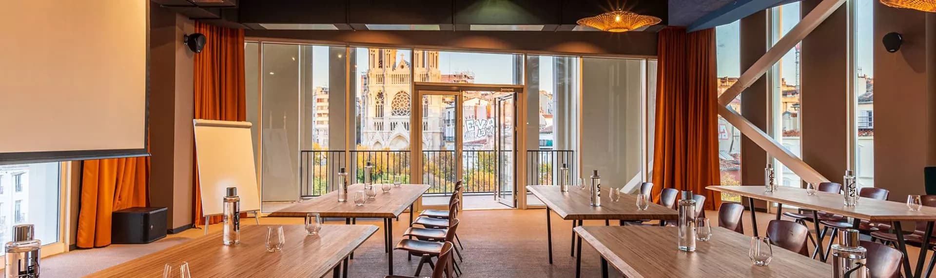 Réunions à la Salle du 3 — salle événementielle modulable au cœur de la Canebière, Marseille